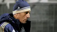 Marseille Pecat Pelatih Elie Baup