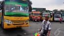 Terminal Pulogadung menyiapkan 170 unit bus setiap harinya untuk mengangkut penumpang pada mudik lebaran kali ini, Jakarta, Senin (21/07/2014) (Liputan6.com/Faizal Fanani)