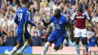 Romelu Lukaku. Striker berusia 28 tahun baru saja didatangkan Chelsea dari Inter Milan awal musim 2021/2022 ini dengan nilai transfer 115 juta euro. Bagi Lukaku, ini adalah periode keduanya bersama The Blues yang sempat diperkuatnya pada 2011/2012 dan 2013/2014. (AP/Ian Walton)