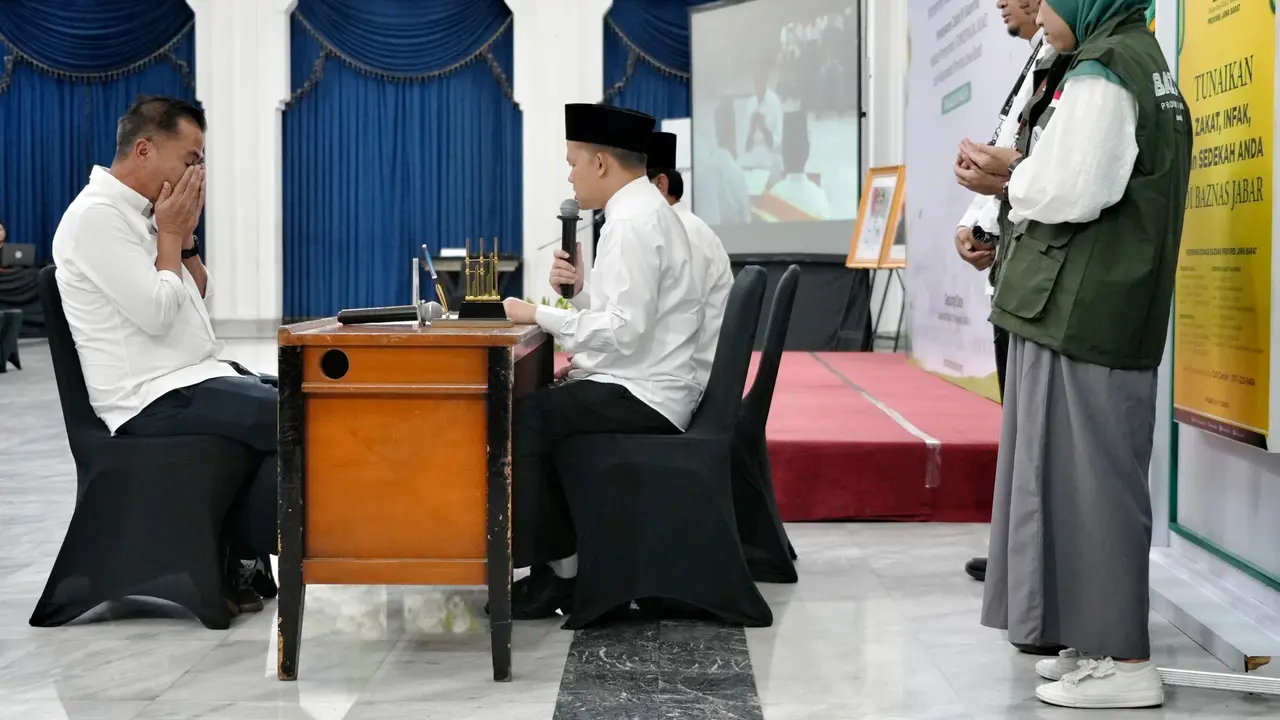 Gubernur Jawa Barat Bey Machmudin