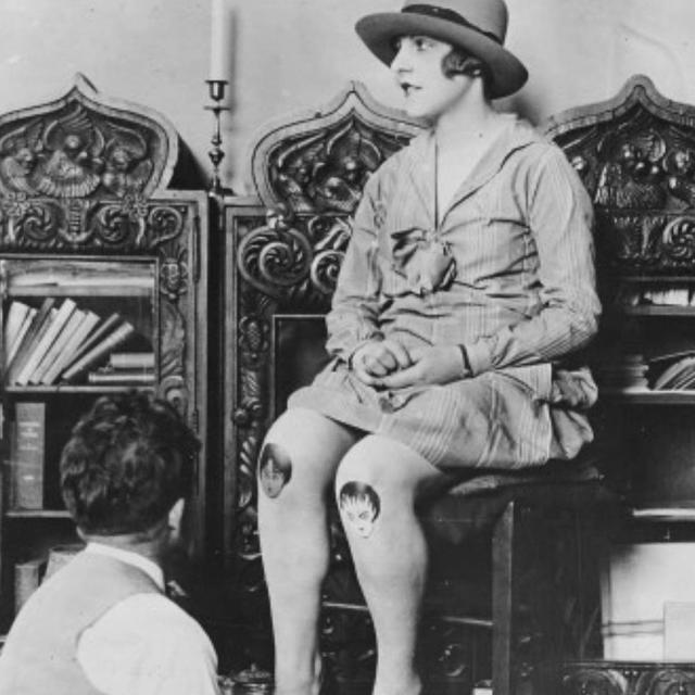 Lukisan Lutut yang Populer di Era 1920-an.