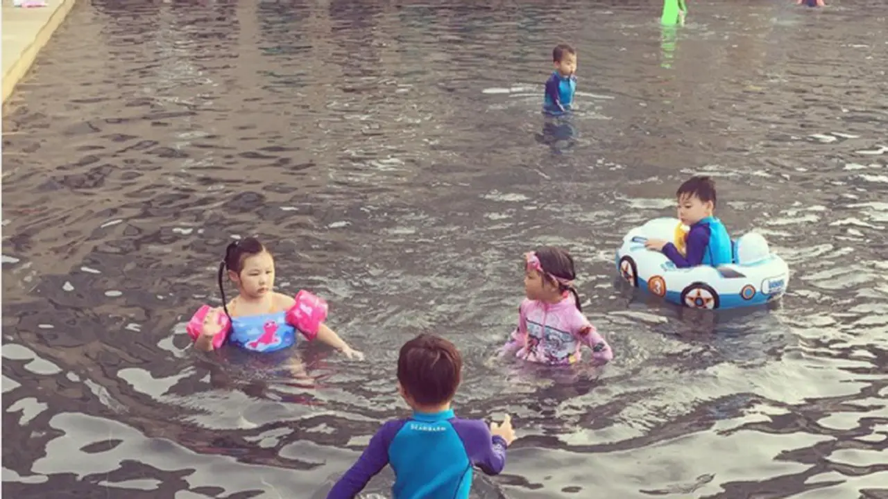 Daehan, Minguk, Manse bermain bersama Choo Sarang dan Ji On (via. Instagram/hjballet80)