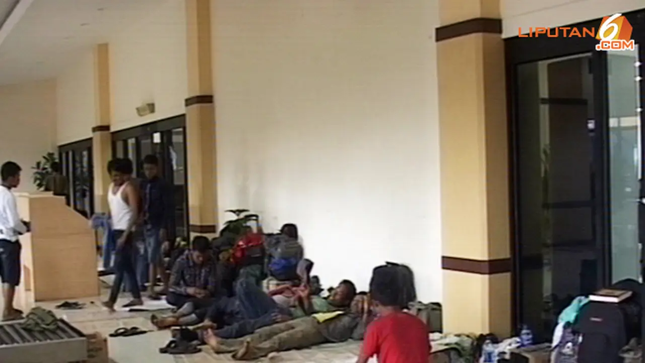 penumpang-terlantar-130831c.jpg