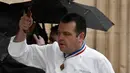 Koki Prancis Christophe Raoux tiba menghadiri upacara pemakaman master koki asal prancis Paul Bocuse di Katedral Saint-Jean di Lyon, Prancis tengah, (26/1). (AFP Photo/Jeff Pachoud)