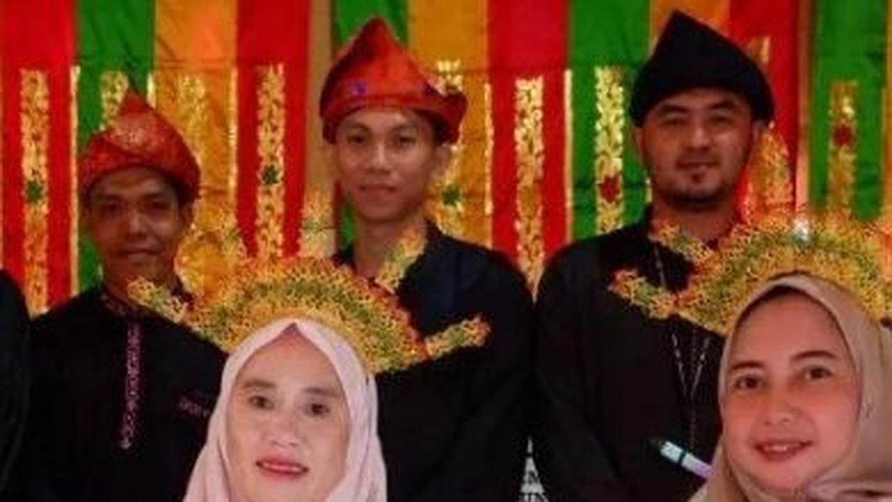 "TPS unik dan mampu meningkatkan partisipasi pemilih akan kita berikan penghargaan," ucap dia, seperti dikutip dari antara.<br>