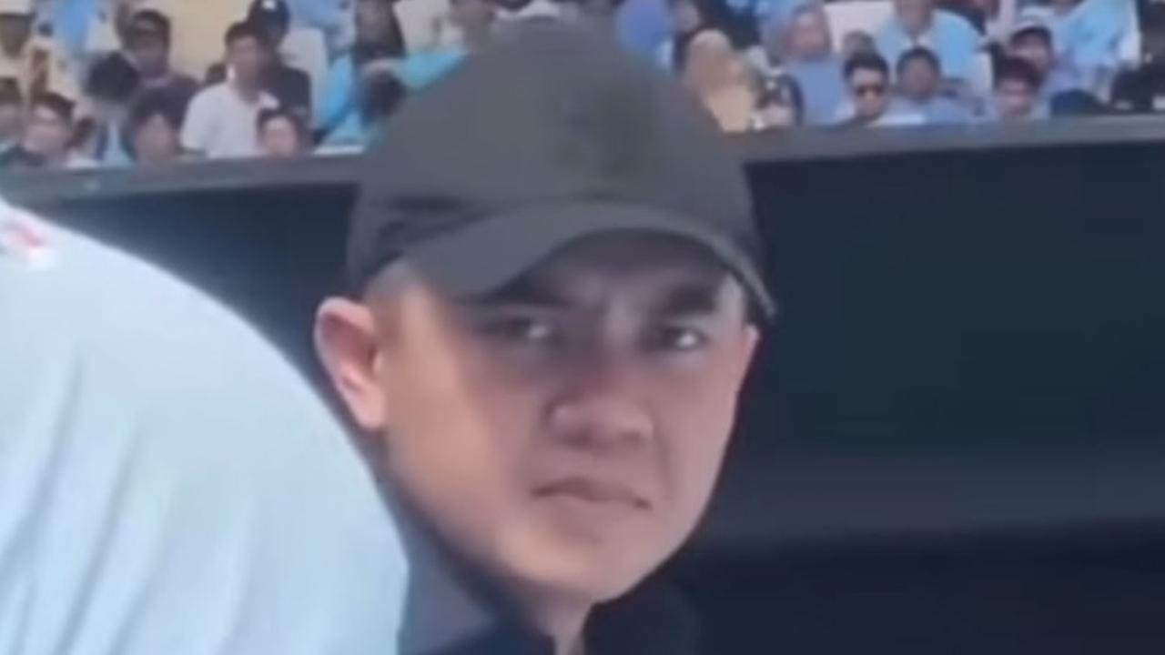 VIDEO: Prabowo Spesial Sapa Mayor TNI Teddy Bikin Satu Istora Gempar!