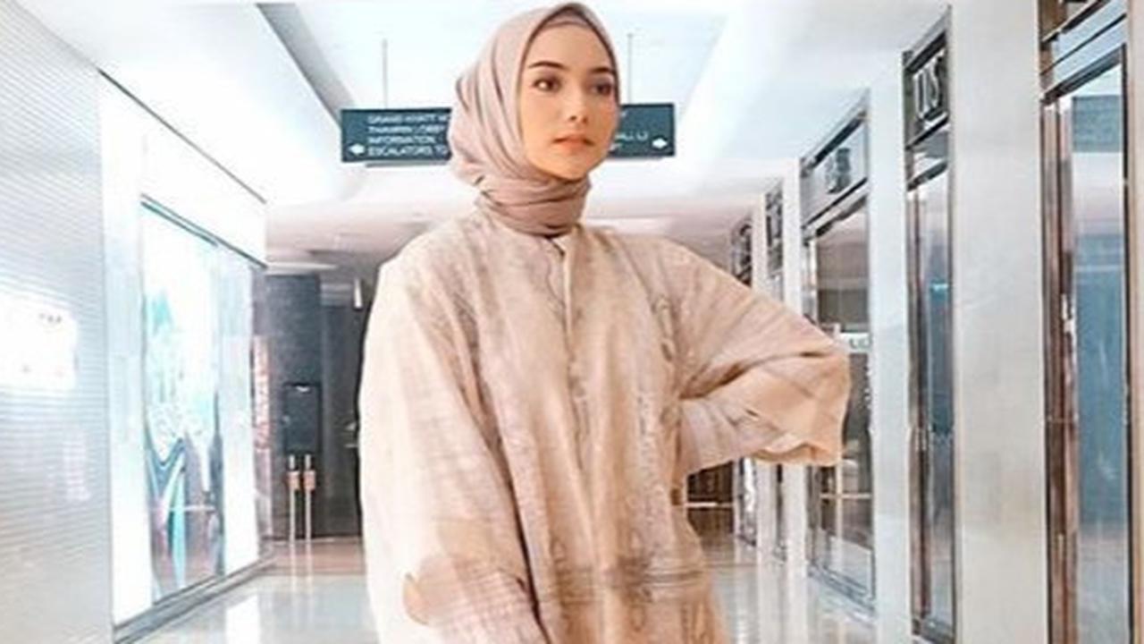 7 Model Baju Tunik Modern untuk Hijabers, Anggun dan Up-to-Date di 2025