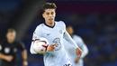 Pemain Chelsea, Kai Havertz, mengejar bola saat melawan Brighton and Hove Albion pada laga Premier League di Stadion Amex, Selasa (15/9/2020). The Blues menang dengan skor 3-1. (Glynn Kirk/Pool via AP)