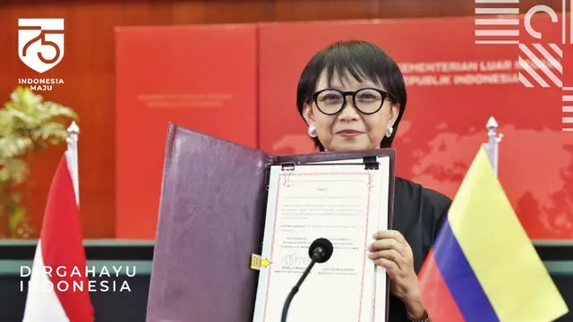 Menlu Retno Marsudi dalam pertemuan bilateral penandatanganan kerja sama dengan Menlu Kolombia.