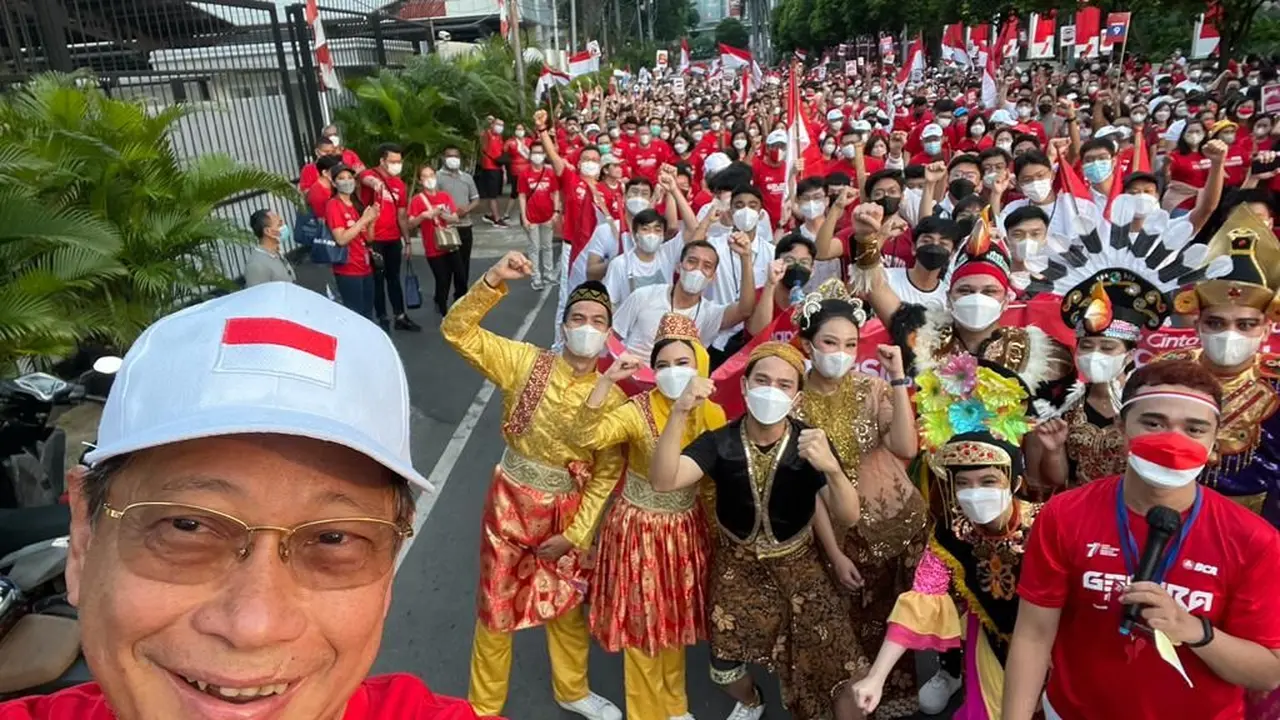 Lebih dari 1.400 Insan BCA mengikuti kegiatan jalan sehat bertema Gelora Indonesia. Acara jalan sehat tersebut juga disemarakkan dengan kegiatan olahraga dan seni di kawasan CFD (Car Free Day) Bundaran HI pada Minggu pagi (21/8/2022). (Dok BCA)