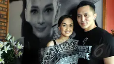 Demian bersama Sara Wijayanto saat ditemui di FX Sudirman (20/5/2015). Demian akan menyuguhkan aksi spektakuler dan ekstrim dengan mengubur dirinya dalam semen selama 50 jam. (Liputan6.com/Panji Diksana)