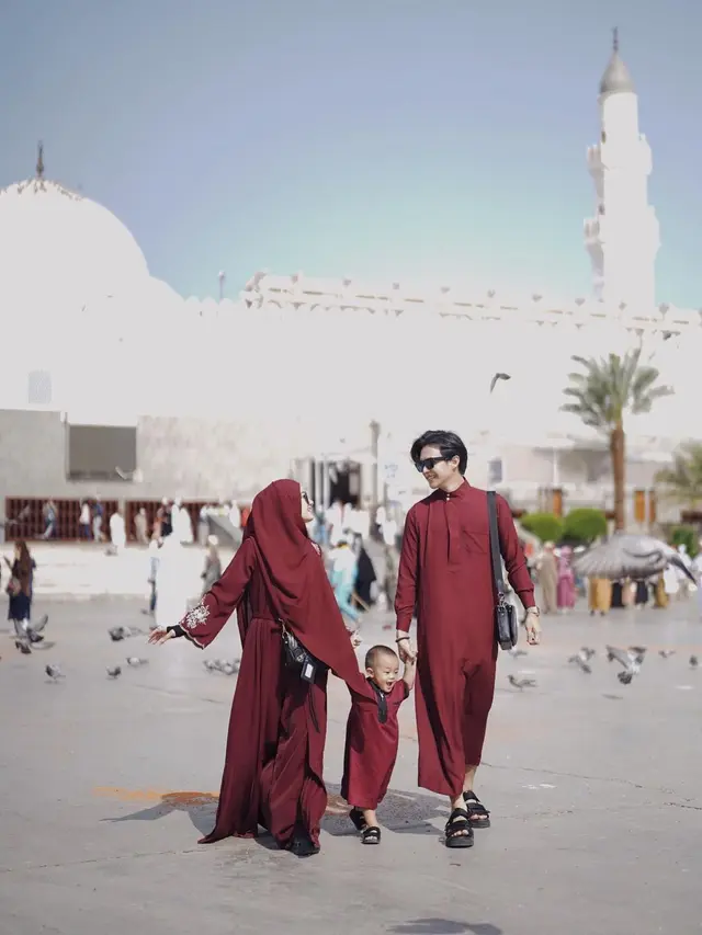 [Fimela] Rey Mbayang dan Dinda Haw