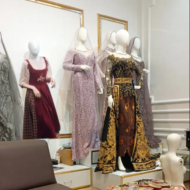 6 Editan Patung Manekin Pakai Baju Ini Kocak Tapi Rapi, Bisa Bikin Terkecoh