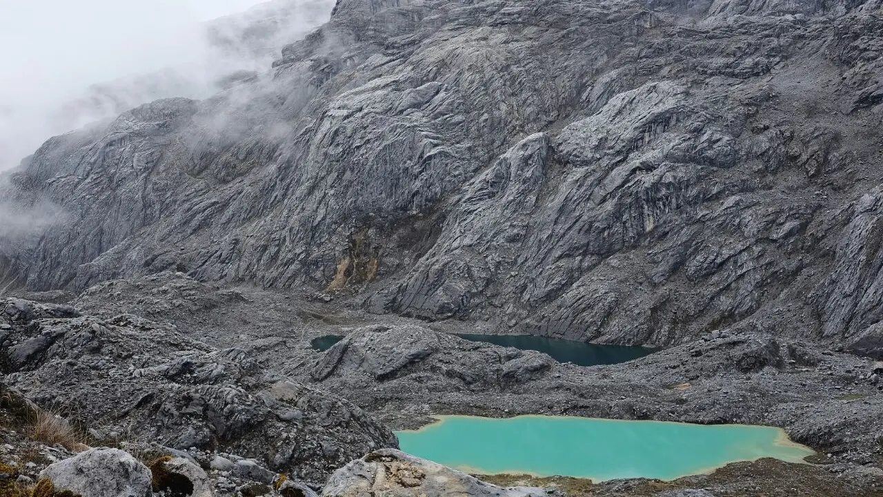 Lembah Danau Danau Cartensz