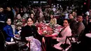 Tak hanya hadir sebagai tamu, Annisa juga turut berperan sebagai salah satu pemberi penghargaan kepada tokoh seni dan budaya legendaris Indonesia, termasuk Ibu Jajang C. Noor. Kesempatan istimewa ini semakin mengukuhkan peran Annisa sebagai sosok yang peduli terhadap pelestarian budaya Indonesia. [@annisayudhoyono].