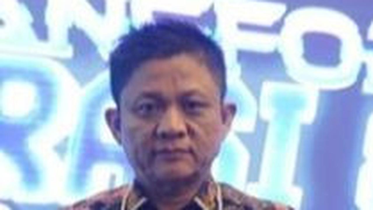 Penghargaan ini akan semakin memacu semangat untuk terus memberikan yang terbaik kepada masyarakat OKU Timur.
