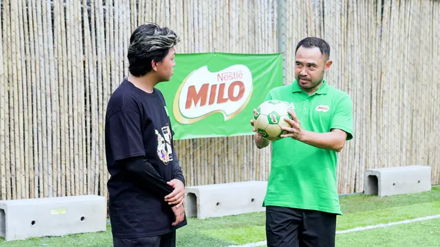 RRQ berkolaborasi untuk melahirkan E-Activ Academy yang mendukung para penggemar esports.