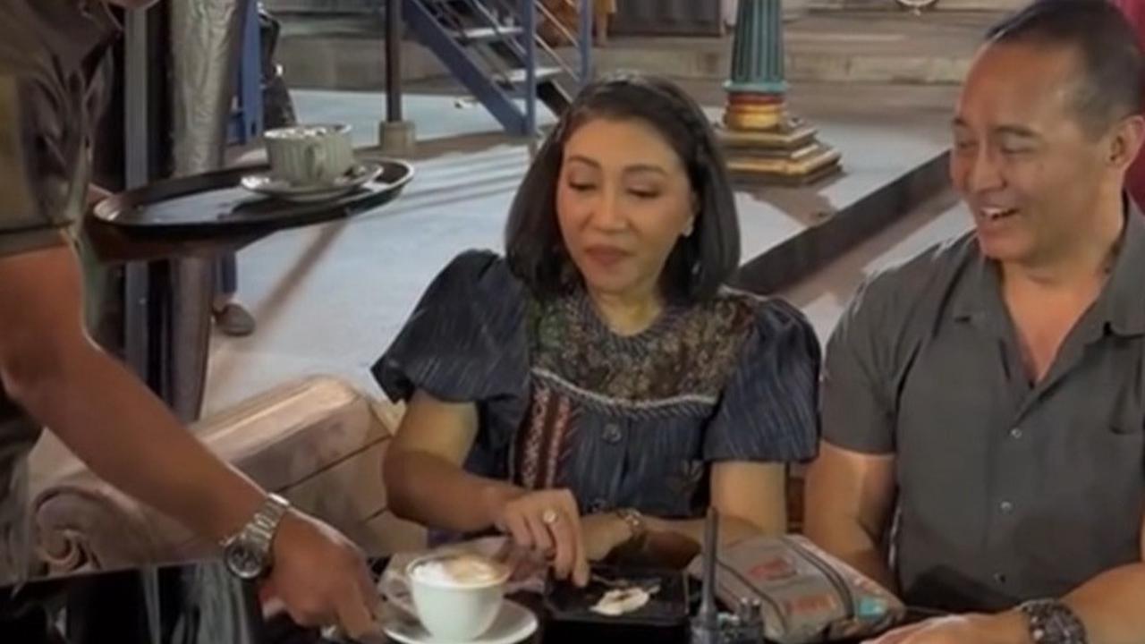 Eks Panglima TNI dan Istri Seruput Kopi Legend Asal Gunung Wilis, Kompaknya Enggak Kalah Sama Anak dan Menantu
