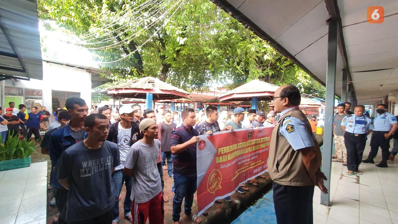 53 warga binaan Lembaga Pemasyarakatan (Lapas) Kelas I Makassar dibebaskan pada Rabu, 1 April 2020