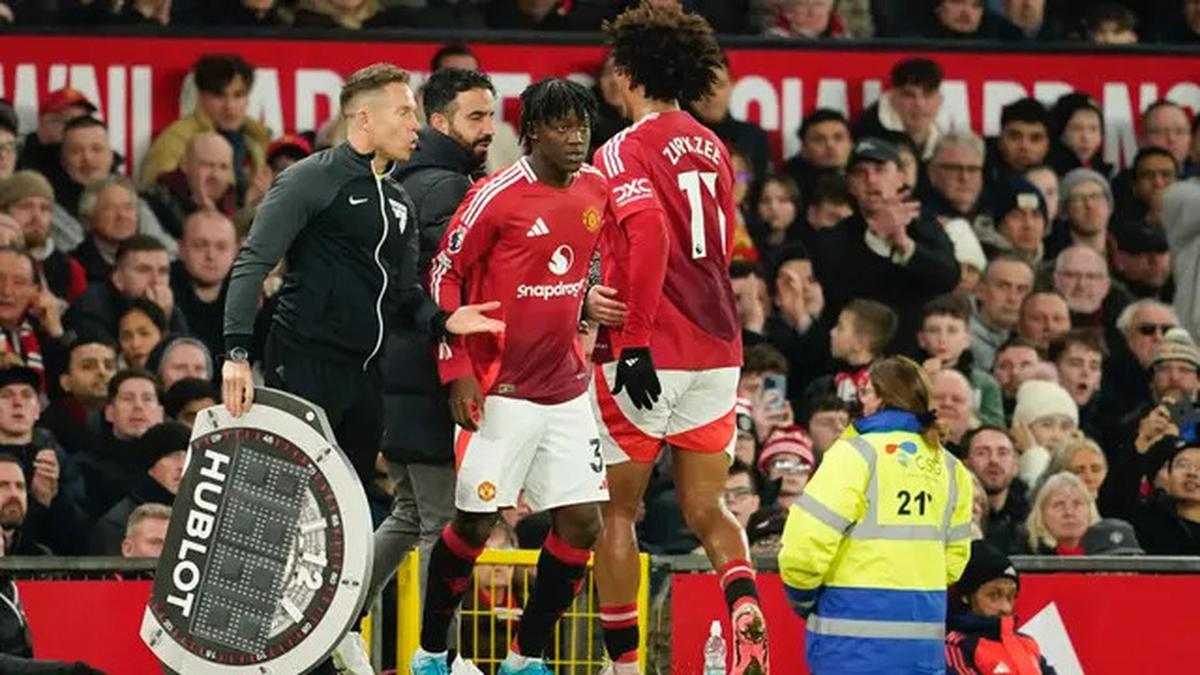 Berselisih dengan Amorim, Zirkzee di Ambang Pintu Keluar MU dan Makin Dekat Balik ke Serie A