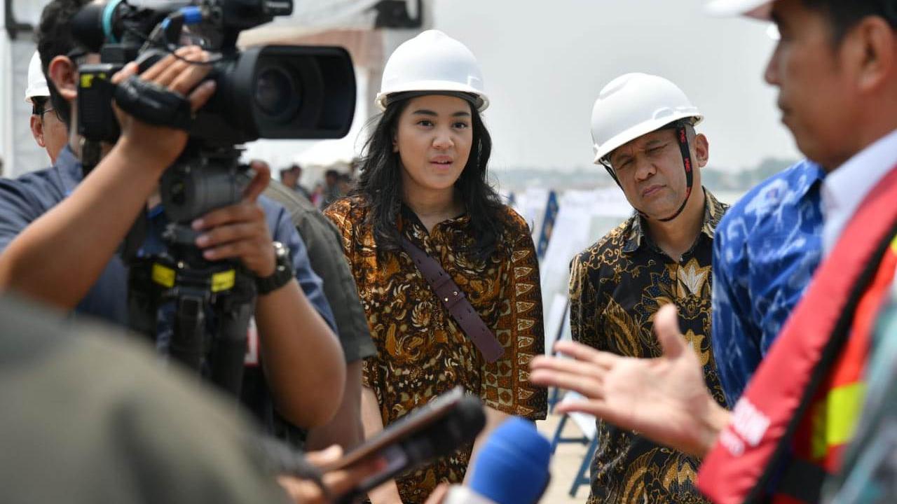 Staf Khusus Presiden Jokowi, Putri Indahsari Tanjung, serta Menteri Koperasi dan UMKM Teten Masduki.