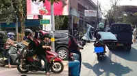 6 Potret Pengendara saat Angkut Motor Ini Bikin Was-Was (sumber: Instagram/kentangpremium 1cak)