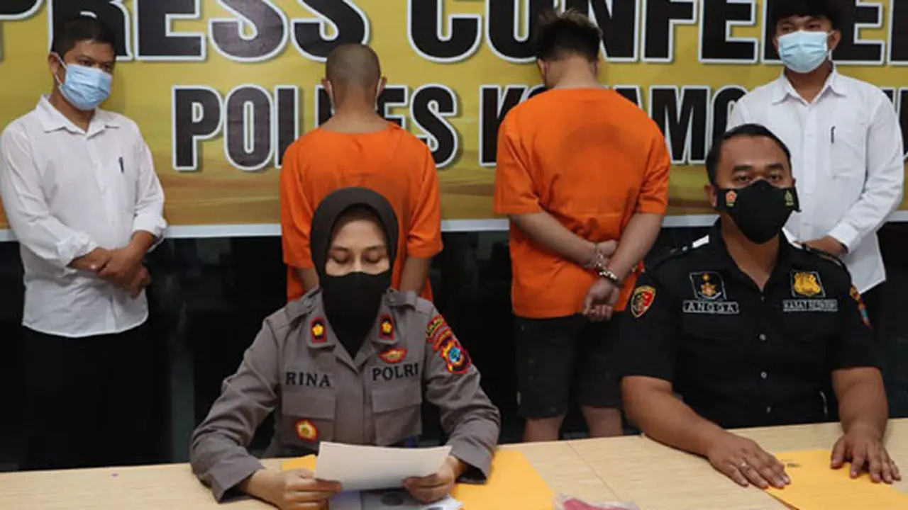 Polres Kotamobagu saat menggelar jumpa pers pengungkapan dua kasus curanmor dan penggelapan ponsel.