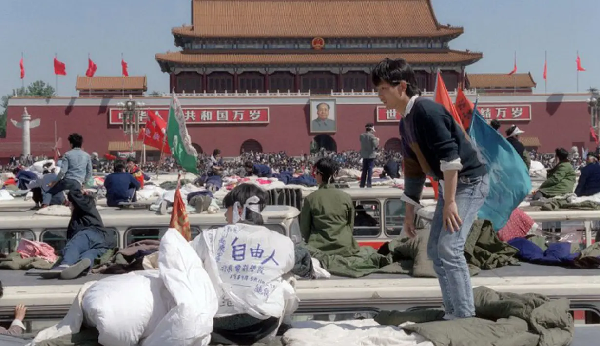 19 Mei 1989, sejumlah mahasiswa terus melakukan aksi di Lapangan Tiananmen, Tiongkok. (AFP PHOTO/CATHERINE Henriette)