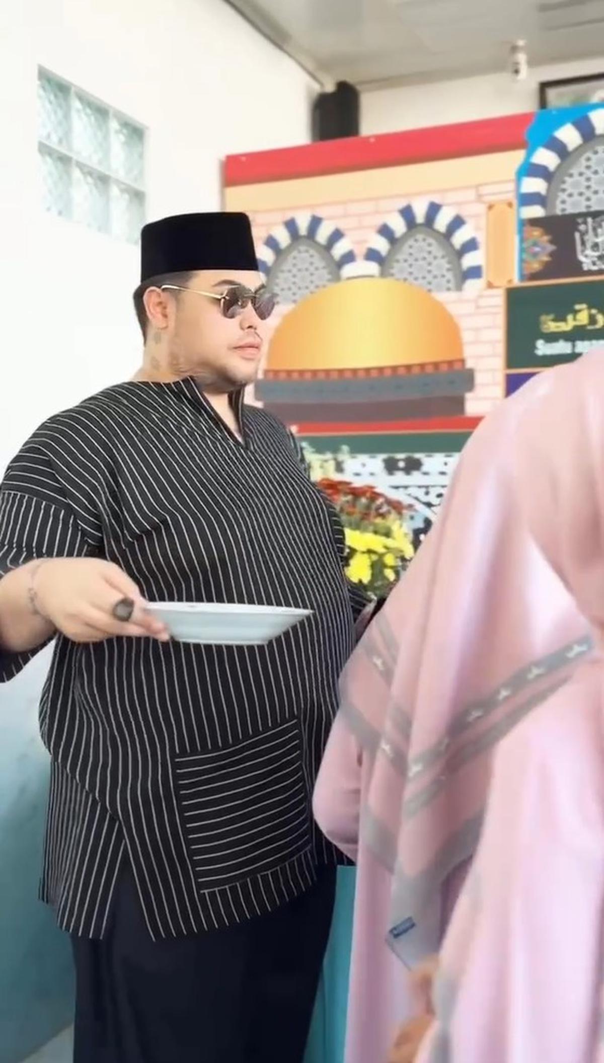 7 Potret Ivan Gunawan Peletakan Batu Pertama, Resmikan Masjid di Pesantrennya Jelang Berangkat Haji
