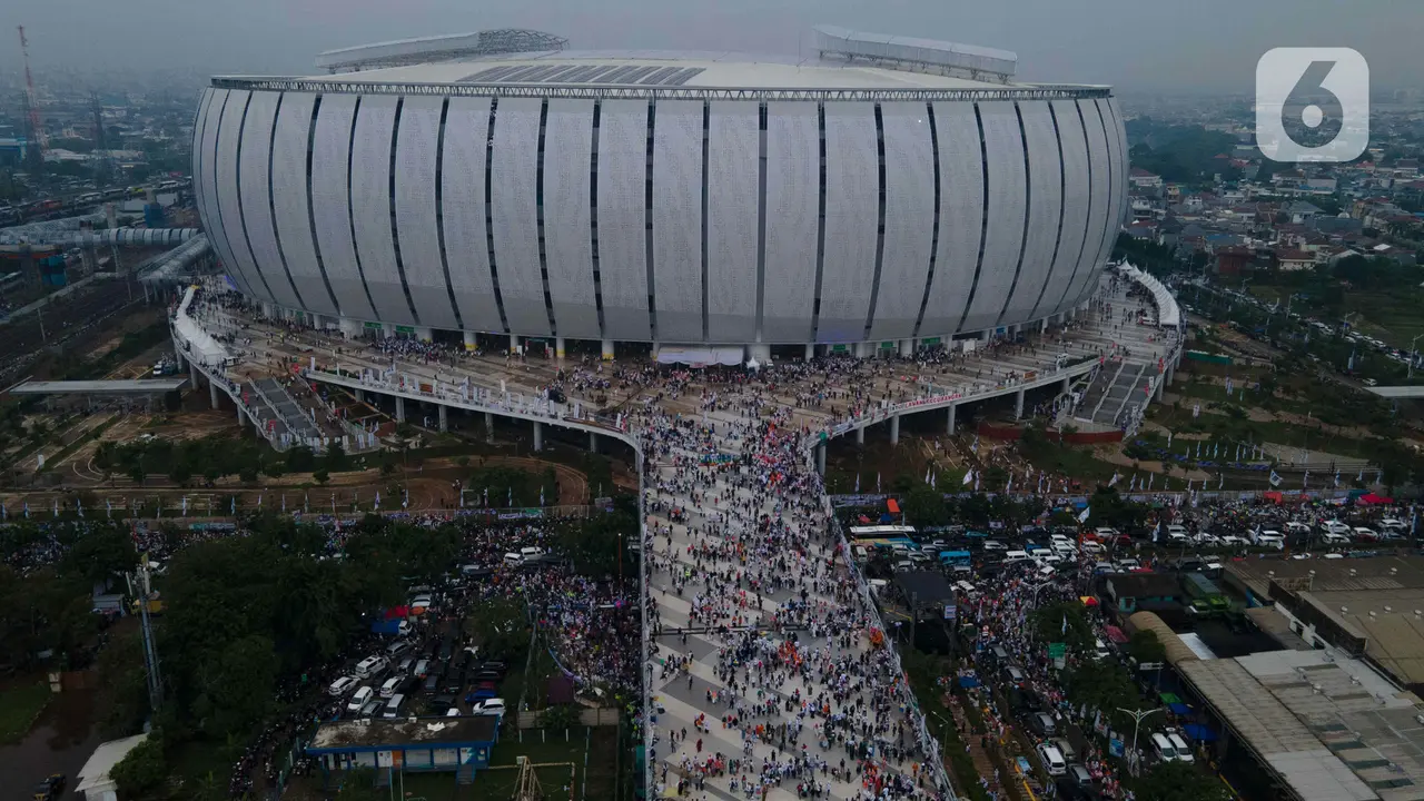 Lautan Massa Pendukung AMIN Padati Jakarta International Stadium
