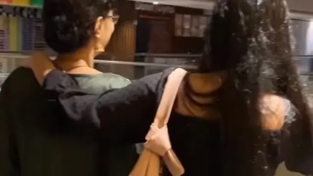 Kencan pertama mengajak ibu