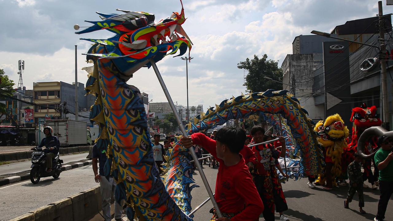 FOTO: Atraksi Barongsai hingga Tatung Semarakkan Perayaan Cap Go Meh 2025 di Jakarta