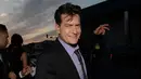Charlie Sheen saat akan menonton pemutaran perdana "Scary Movie 5" di Hollywood, AS. (11/4/2013). Dalam acara televisi Today yang disiarkan NBC pada Selasa (17/11/2015) Charlie Sheen mengaku mengidap HIV. (AFP Photo)