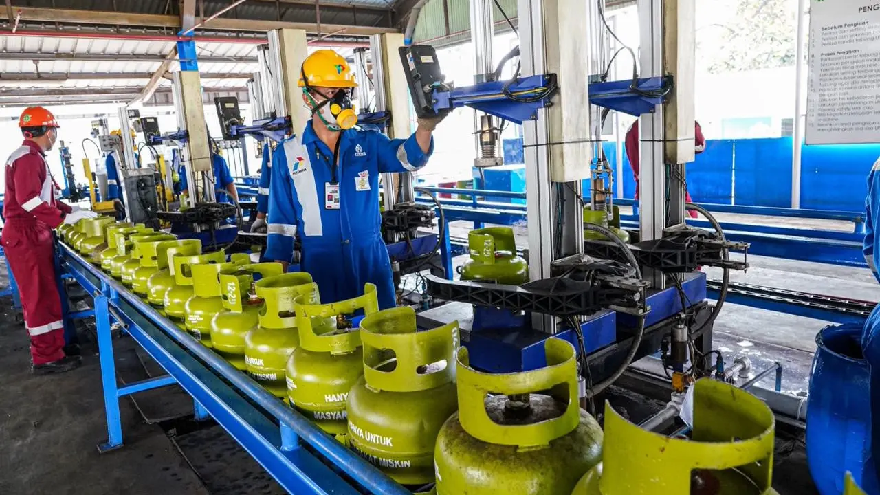 Pertamina Patra Niaga menambah penyaluran LPG 3 kg saat libur panjang. (Foto: Pertamina)