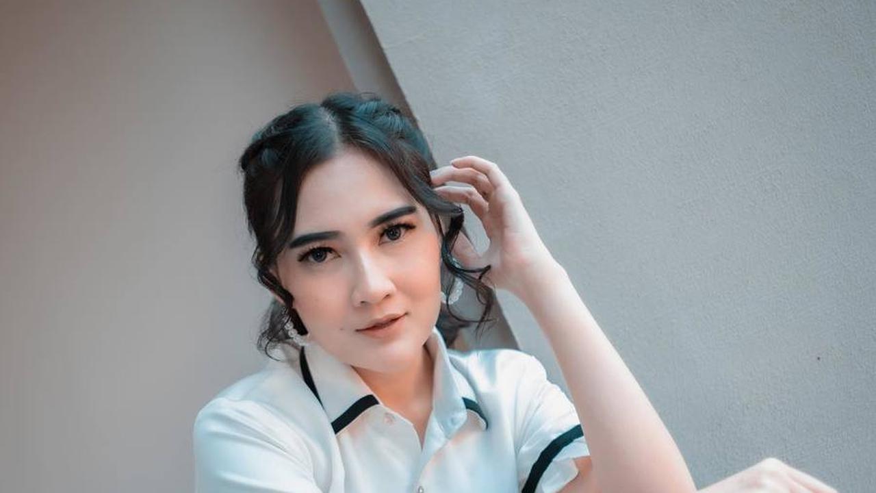 Anti Buka-Bukaan, 8 Foto Penyanyi Dangdut Yang Tampil Sopan & Anggun Saat Manggung