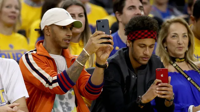 Neymar dan Hamilton Nonton Bareng Final NBA Gim Kedua