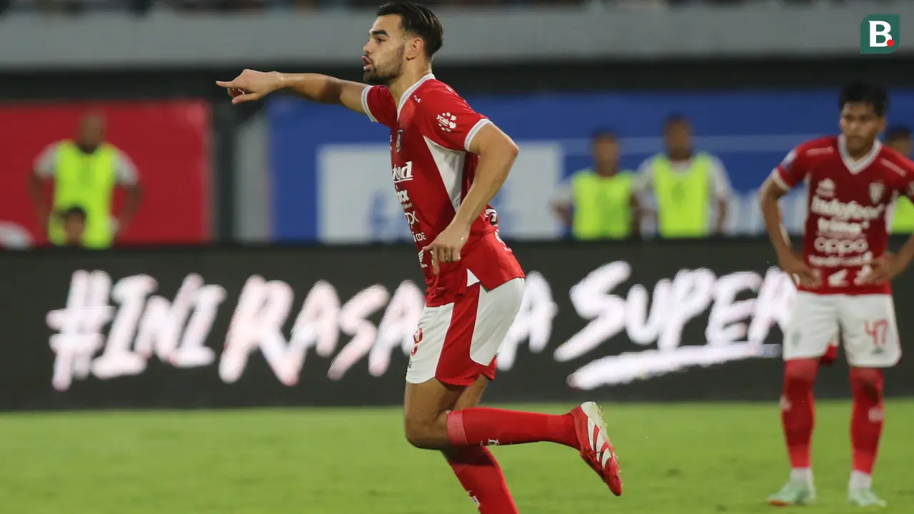 Penyerang Bali United Jens Raven