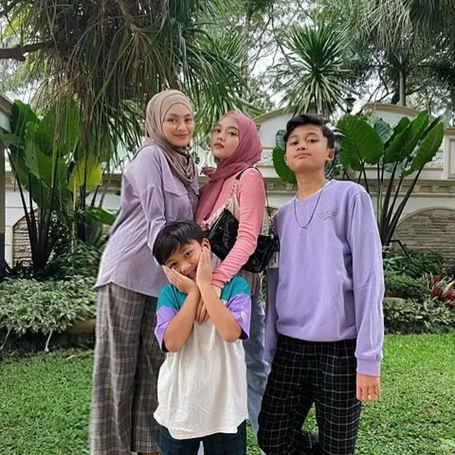 [Fimela] Nathalie Holscher dan Putri Delina