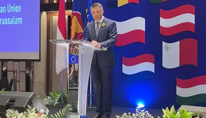 Dubes Denis Chaibi dalam acara Europe Day di Hotel Ayana, Jumat (9/5/2025) malam. (Liputan6.com/Tanti Yulianingsih)