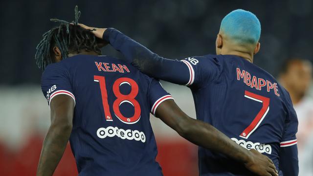 Kylian Mbappe Tampil Nyentrik Dengan Rambut di Cat Biru
