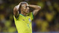 Reaksi kecewa striker Timnas Brasil, Richarlison setelah gagal memanfaatkan peluang di depan gawang Bolivia pada laga Kualifikasi Piala Dunia 2026 zona Conmebol di Mangueirao Stadium, Belem, Brasil, Sabtu (9/9/2023) pagi WIB. (AP Photo/Bruna Prado)
