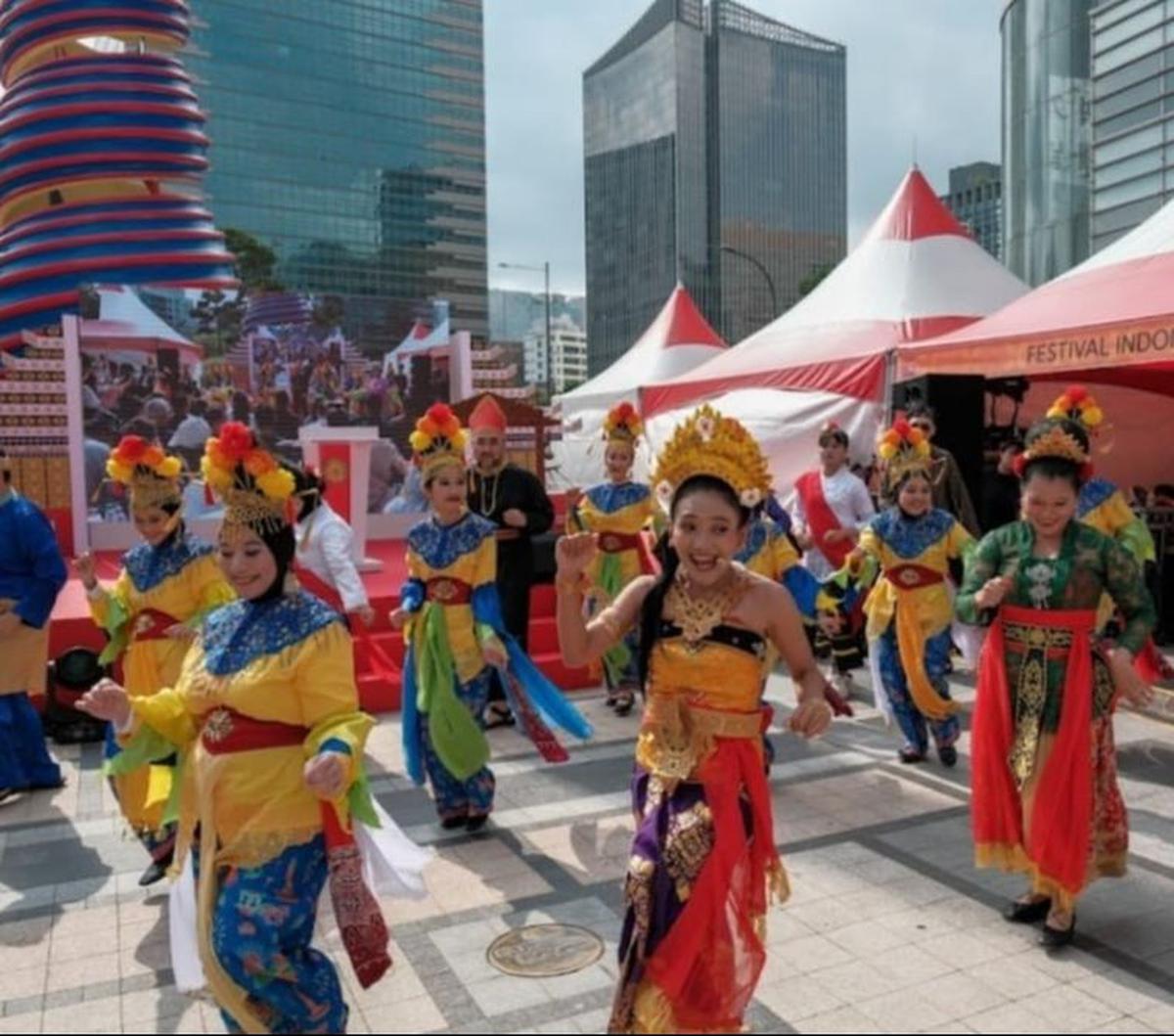 Festival Indonesia tahun 2024 sengaja diadakan pada hari Minggu agar warga Indonesia yang berdomisili di Korea, termasuk Pekerja Migran Indonesia, serta masyarakat Korea dan asing dapat hadir menikmati keindahan seni budaya Indonesia yang beragam. Dokumen