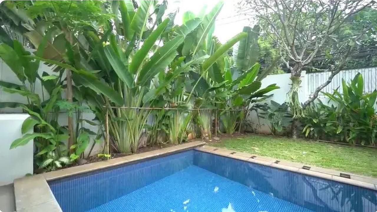 9 Potret Rumah Maria Vania, Mewah dengan Konsep Tropical Scandinavia