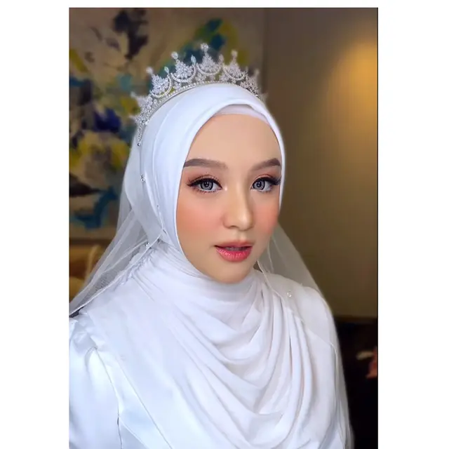 6 Potret Detail Penampilan Hersa Rahayu Istri Rizki DA, Usung Adat Sumatera dan Sunda