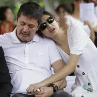 Pemakaman Ibunda Mikha Tambayong