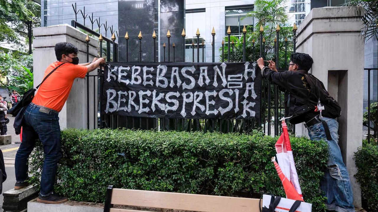 FOTO: Delpedro CS Divonis Bebas dalam Kasus Dugaan Penghasutan Demonstrasi Agustus 2025
