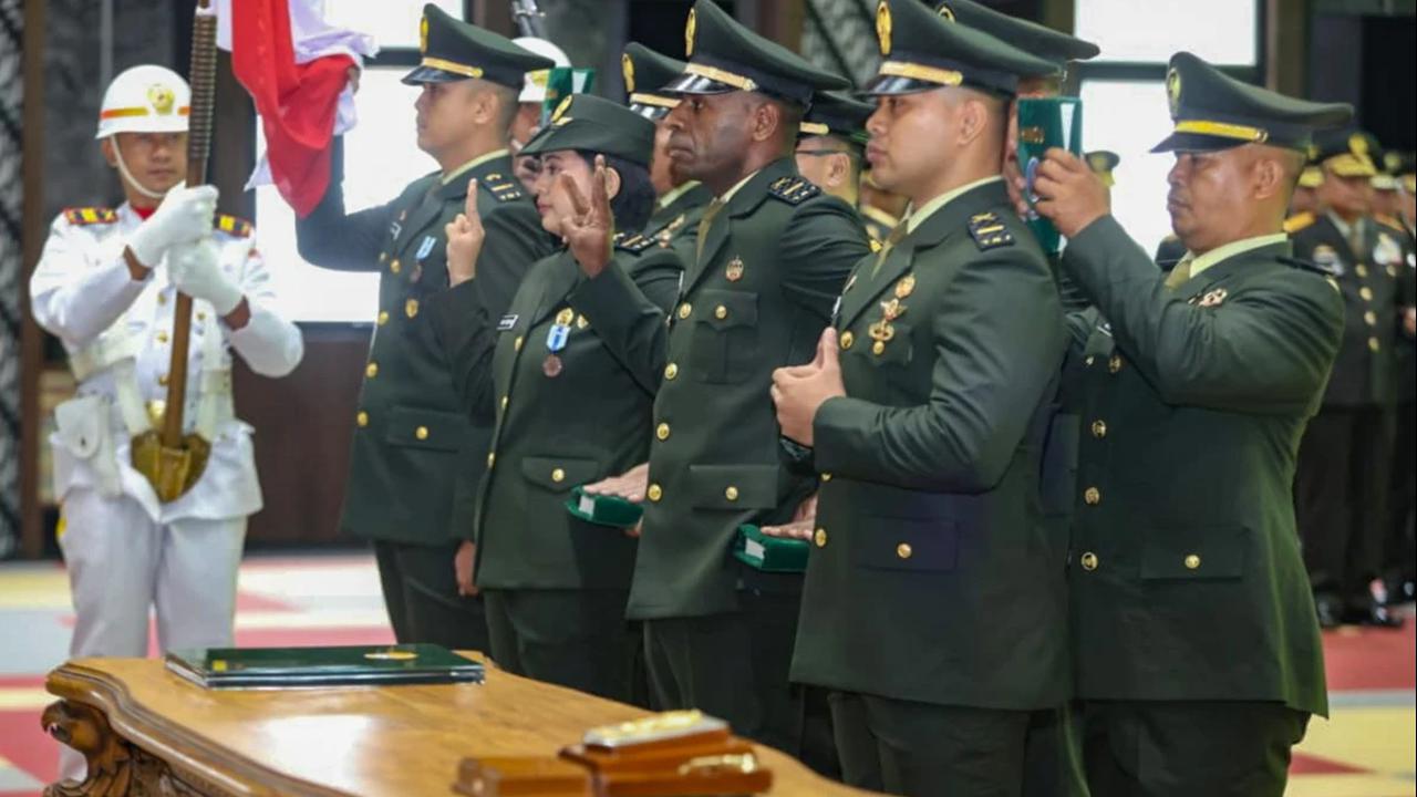 FOTO: Kasad Lantik Dua Puluh Perwira Khusus TNI AD Berprestasi Olahraga