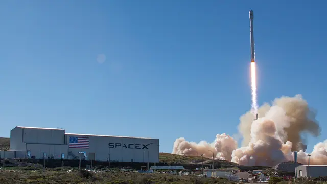 20170114- Roket Falcon 9- SpaceX-AP Photo