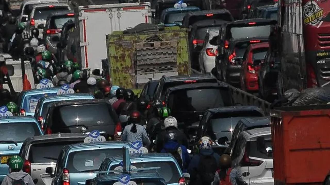 FOTO: Kendaraan di Atas Usia 3 Tahun Jadi Target Razia Uji Emisi