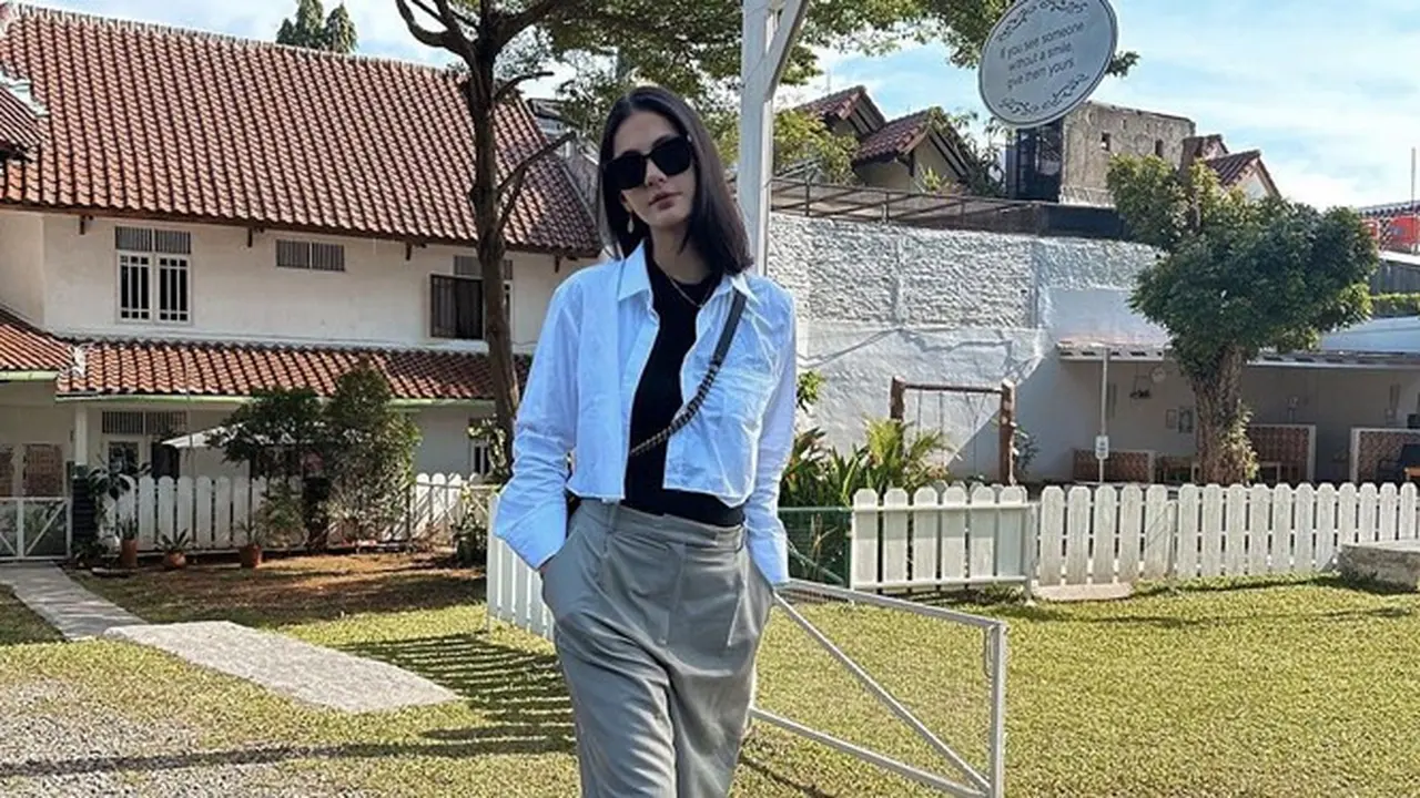 7 Potret Penampilan Paula Verhoeven saat Antar Anak Sekolah Ini Curi Perhatian